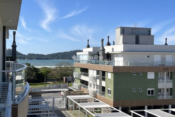 Cobertura para alugar com 170m², 3 quartos, 1 suíte, 2 vagas no bairro Campeche em Florianópolis