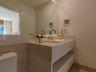 Casa à venda com 750m², 3 quartos, 3 suítes, 3 vagas no bairro Lagoa da Conceição em Florianópolis - Foto 31