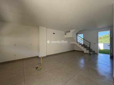 Casa à venda com 165m², 3 quartos, 1 suíte, 2 vagas no bairro Campeche em Florianópolis - Foto 3