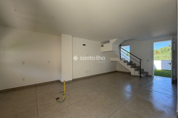 Casa à venda com 165m², 3 quartos, 1 suíte, 2 vagas no bairro Campeche em Florianópolis