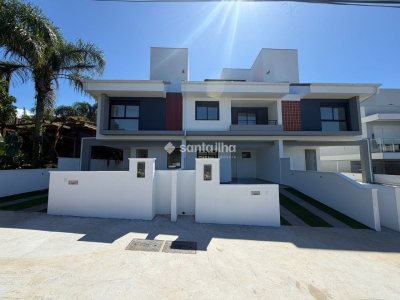 Casa à venda com 165m², 3 quartos, 1 suíte, 2 vagas no bairro Campeche em Florianópolis - Foto 2