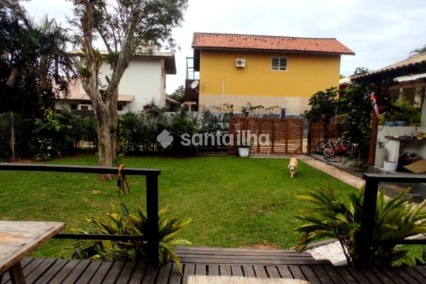 Casa à venda com 120m², 2 quartos, 1 suíte, 4 vagas no bairro Rio Tavares em Florianópolis