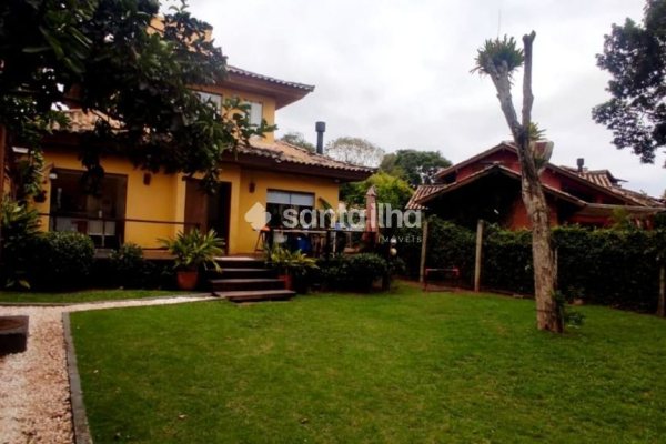 Casa à venda com 120m², 2 quartos, 1 suíte, 4 vagas no bairro Rio Tavares em Florianópolis