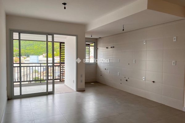 Apartamento à venda com 79m², 2 quartos, 1 suíte, 2 vagas no bairro João Paulo em Florianópolis