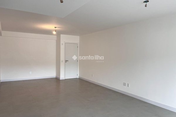 Apartamento à venda com 79m², 2 quartos, 1 suíte, 2 vagas no bairro João Paulo em Florianópolis