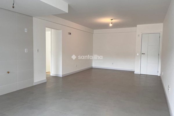 Apartamento à venda com 79m², 2 quartos, 1 suíte, 2 vagas no bairro João Paulo em Florianópolis