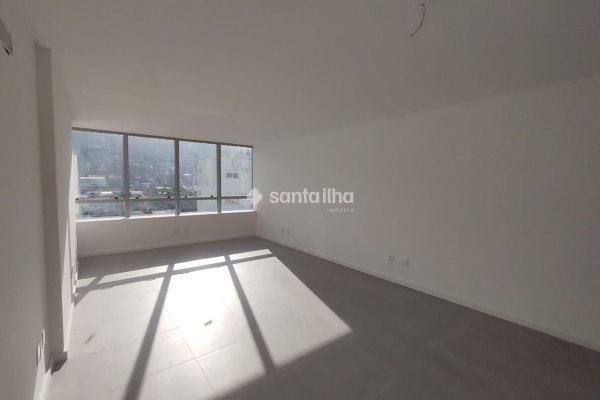 Sala/Conjunto à venda com 38m², 1 vaga no bairro Saco dos Limões em Florianópolis