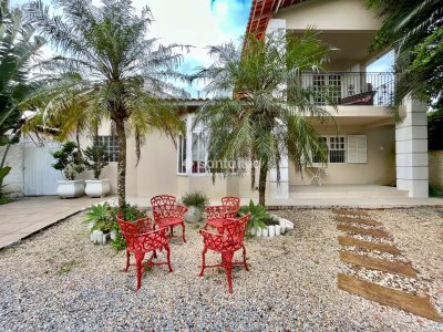 Casa para alugar com 330m², 5 quartos, 2 suítes, 3 vagas no bairro Campeche em Florianópolis - Foto 2