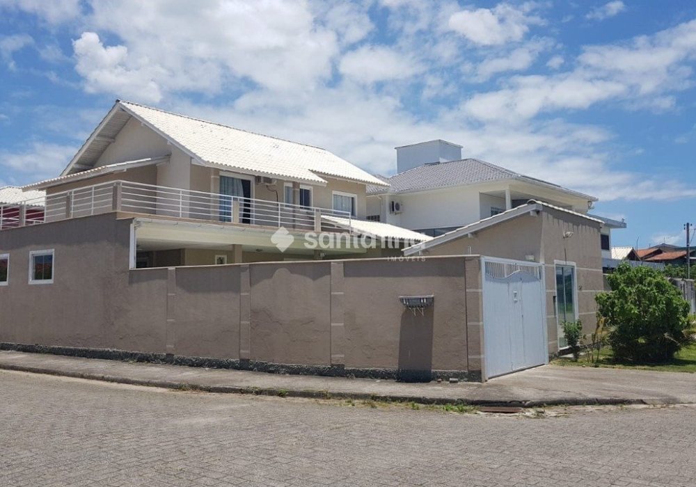 Casa à venda com 425m², 4 quartos, 2 suítes, 3 vagas no bairro Campeche em Florianópolis - Foto 1