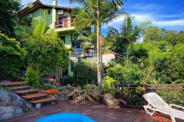 Casa para alugar com 250m², 4 quartos, 1 suíte, 1 vaga no bairro Lagoa da Conceição em Florianopolis