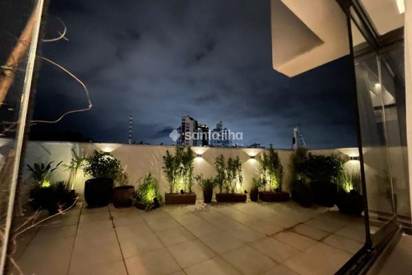 Apartamento à venda com 64m², 2 quartos, 1 suíte, 3 vagas no bairro Agronômica em Florianópolis