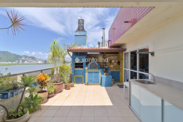 Cobertura à venda com 183m², 3 quartos, 2 suítes, 3 vagas no bairro João Paulo em Florianópolis