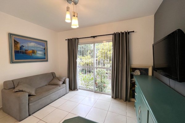 Casa à venda com 87m², 2 quartos, 1 vaga no bairro Campeche em Florianópolis