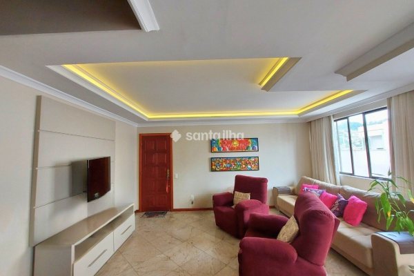Cobertura à venda com 215m², 4 quartos, 1 suíte, 2 vagas no bairro Centro em Florianópolis