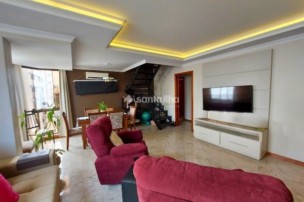 Cobertura à venda com 215m², 4 quartos, 1 suíte, 2 vagas no bairro Centro em Florianópolis