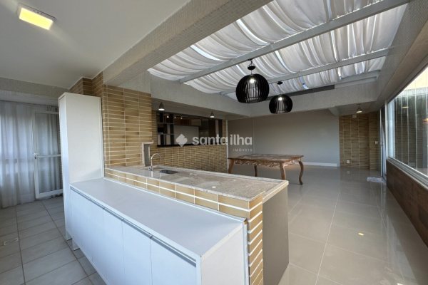 Cobertura à venda com 196m², 3 quartos, 1 suíte, 2 vagas no bairro Campeche em Florianópolis