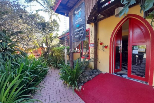 Pousada à venda com 285m², 9 quartos, 5 vagas no bairro Rio Tavares Central em Florianópolis