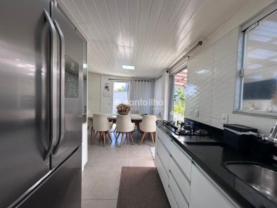 Casa à venda com 120m², 4 quartos, 4 vagas no bairro Campeche em Florianópolis - Foto 15