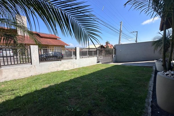 Casa à venda com 120m², 4 quartos, 4 vagas no bairro Campeche em Florianópolis
