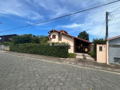 Casa à venda com 200m², 3 quartos, 3 suítes, 3 vagas no bairro Morro das Pedras em Florianópolis - Foto 4
