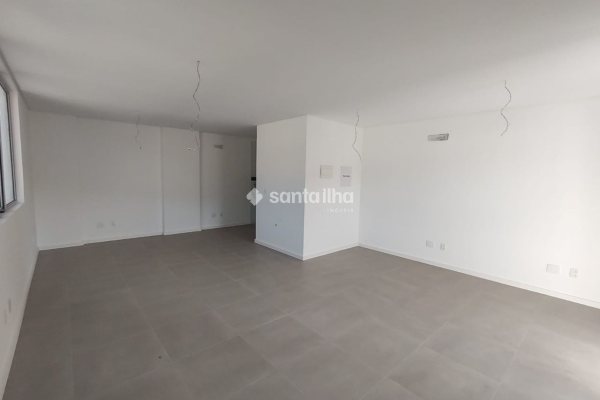 Sala/Conjunto à venda com 38m², 1 vaga no bairro Saco dos Limões em Florianópolis