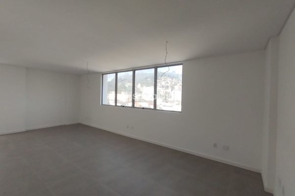 Sala/Conjunto à venda com 38m², 1 vaga no bairro Saco dos Limões em Florianópolis
