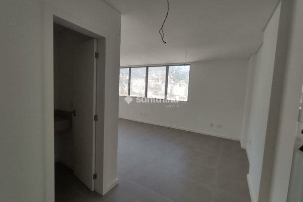 Sala/Conjunto à venda com 38m², 1 vaga no bairro Saco dos Limões em Florianópolis