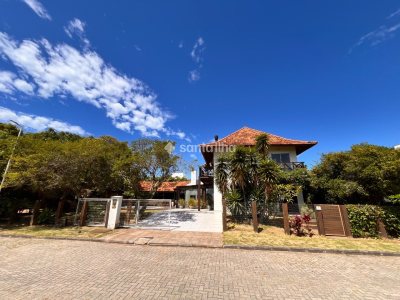 Casa em Condomínio à venda com 425m², 5 quartos, 1 suíte, 2 vagas no bairro Rio Tavares em Florianópolis - Foto 39