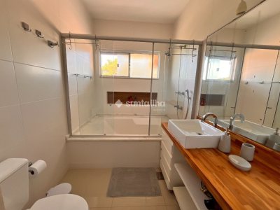 Casa em Condomínio à venda com 425m², 5 quartos, 1 suíte, 2 vagas no bairro Rio Tavares em Florianópolis - Foto 31