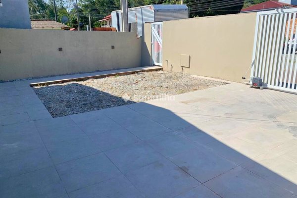 Casa à venda com 130m², 3 quartos, 1 suíte, 2 vagas no bairro Ribeirão da Ilha em Florianópolis