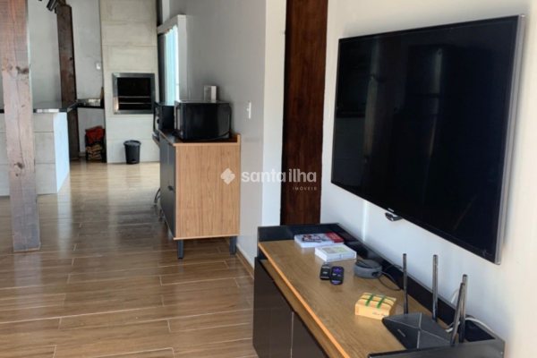 Casa à venda com 130m², 3 quartos, 1 suíte, 2 vagas no bairro Ribeirão da Ilha em Florianópolis