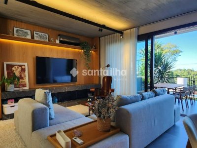 Casa à venda com 238m², 3 quartos, 3 suítes, 2 vagas no bairro Lagoa da Conceição em Florianópolis - Foto 4