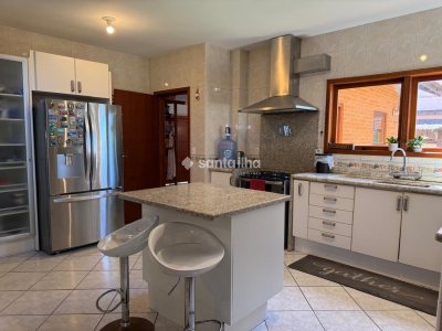 Casa em Condomínio para alugar ou comprar com 230m², 4 quartos, 3 suítes, 4 vagas no bairro Rio Tavares em Florianópolis - Foto 39