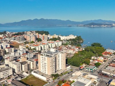 Apartamento à venda com 88m², 3 quartos, 1 suíte, 2 vagas no bairro Abraão em Florianópolis - Foto 3