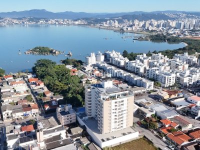 Apartamento à venda com 88m², 3 quartos, 1 suíte, 2 vagas no bairro Abraão em Florianópolis - Foto 4