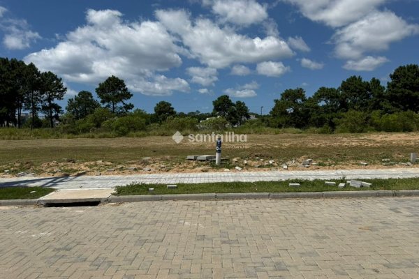 Terreno à venda com 385m² no bairro Rio Vermelho em Florianópolis