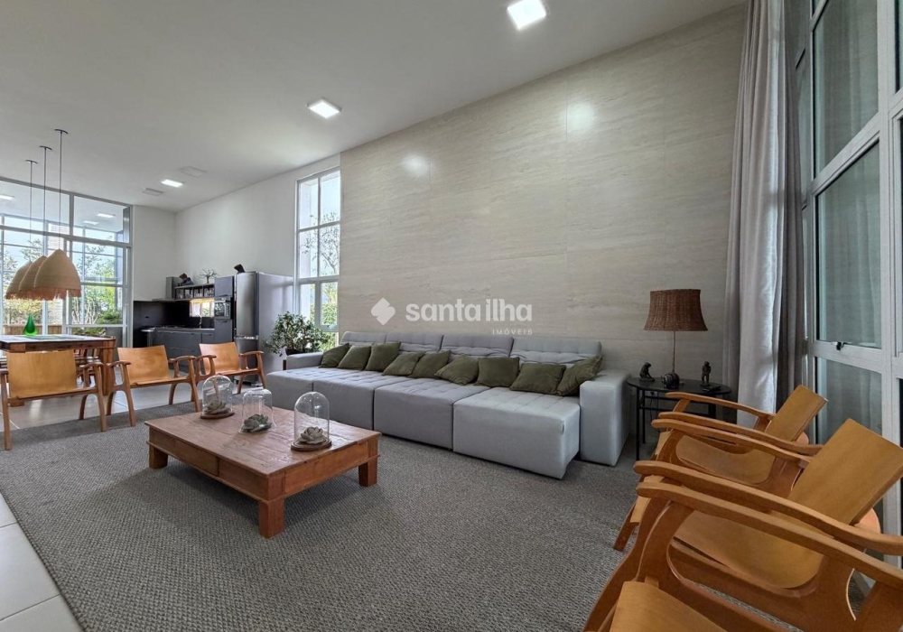 Casa em Condomínio à venda com 222m², 3 quartos, 2 suítes, 1 vaga no bairro Campeche em Florianópolis - Foto 1