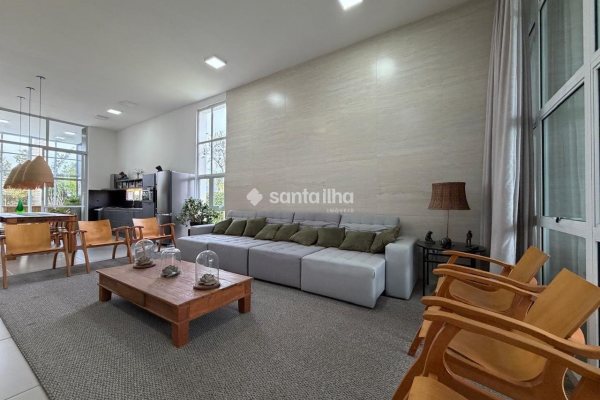 Casa em Condomínio à venda com 222m², 3 quartos, 2 suítes, 1 vaga no bairro Campeche em Florianópolis