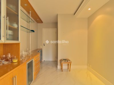 Apartamento à venda com 150m², 3 quartos, 3 suítes, 2 vagas no bairro Centro em Florianópolis - Foto 8