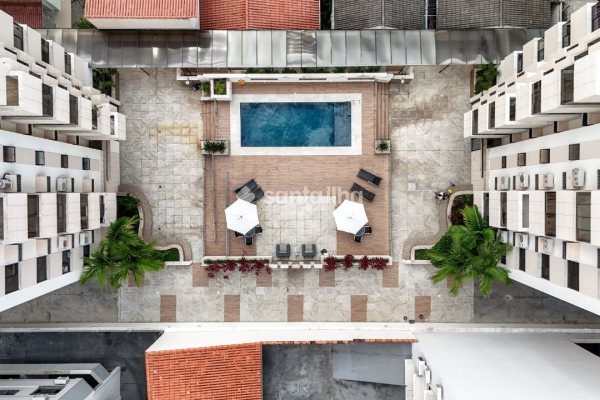 Apartamento à venda com 150m², 3 quartos, 3 suítes, 2 vagas no bairro Centro em Florianópolis