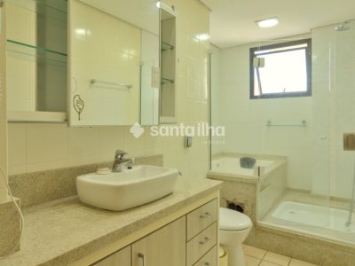 Apartamento à venda com 150m², 3 quartos, 3 suítes, 2 vagas no bairro Centro em Florianópolis - Foto 20