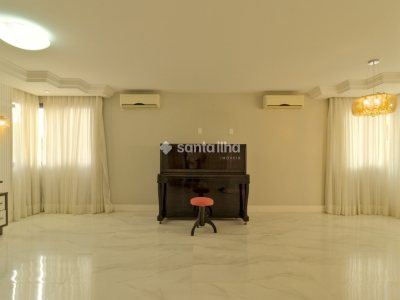 Apartamento à venda com 150m², 3 quartos, 3 suítes, 2 vagas no bairro Centro em Florianópolis - Foto 4