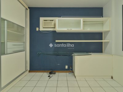 Apartamento à venda com 150m², 3 quartos, 3 suítes, 2 vagas no bairro Centro em Florianópolis - Foto 28