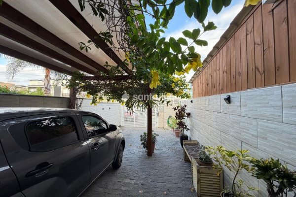 Casa à venda com 124m², 3 quartos, 2 suítes, 1 vaga no bairro Ribeirão da Ilha em Florianópolis