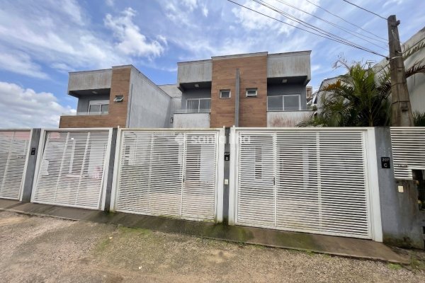 Casa para alugar com 73m², 2 quartos, 2 suítes, 1 vaga no bairro Campeche em Florianópolis
