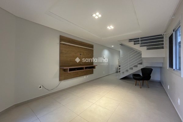Casa para alugar com 73m², 2 quartos, 2 suítes, 1 vaga no bairro Campeche em Florianópolis