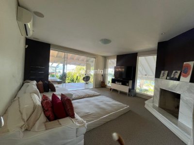 Casa à venda com 440m², 5 quartos, 4 suítes, 4 vagas no bairro Lagoa da Conceição em Florianópolis - Foto 2