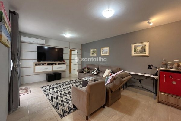Casa para alugar com 255m², 3 quartos, 1 suíte, 2 vagas no bairro Ribeirão da Ilha em Florianópolis