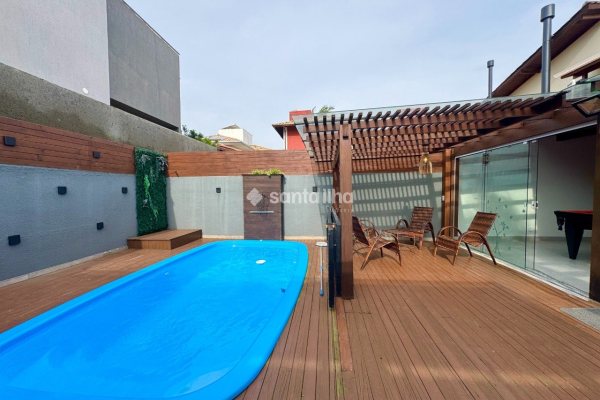 Casa à venda com 115m², 3 quartos, 2 suítes, 2 vagas no bairro Rio Tavares em Florianópolis