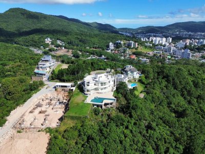 Casa à venda com 1.800m², 6 quartos, 6 suítes, 3 vagas no bairro João Paulo em Florianópolis - Foto 43